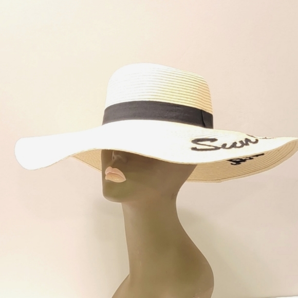 Sun & Sand Loft Wide Brim Floppy Hat. OS. - Picture 1 of 4